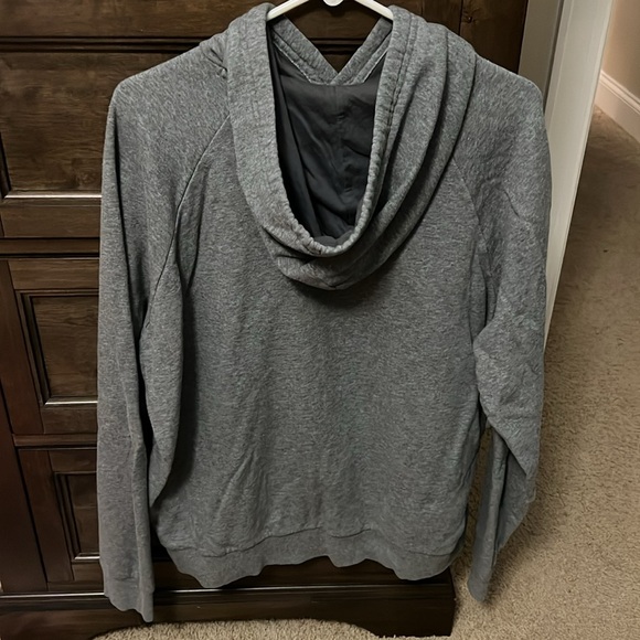 Men’s large under Armour hoodie - Picture 3 of 4